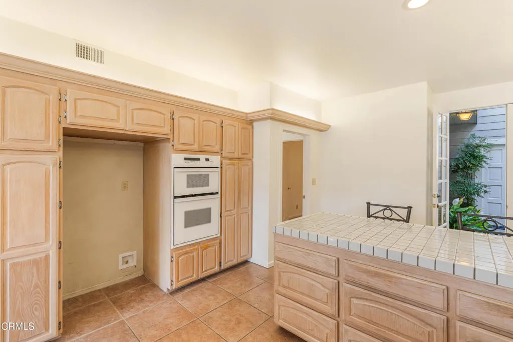4030 Ischia Dr-16