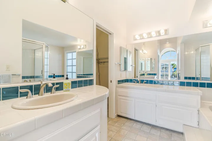 4030 Ischia Dr-23