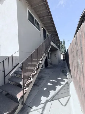 911 N Vineyard Avenue B, Ontario, California 91764 — photo 5