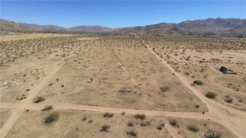 24350 Zuni Road, Apple Valley, California 92307 — photo 5
