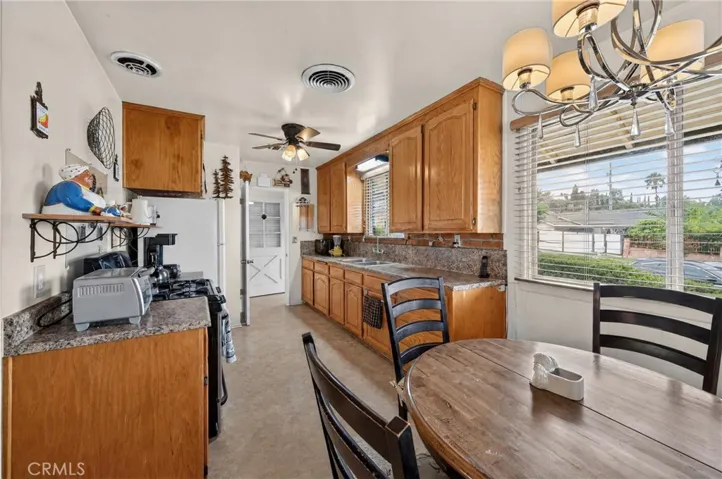 10928 Jamie, Pacoima, California 91331 — photo 5