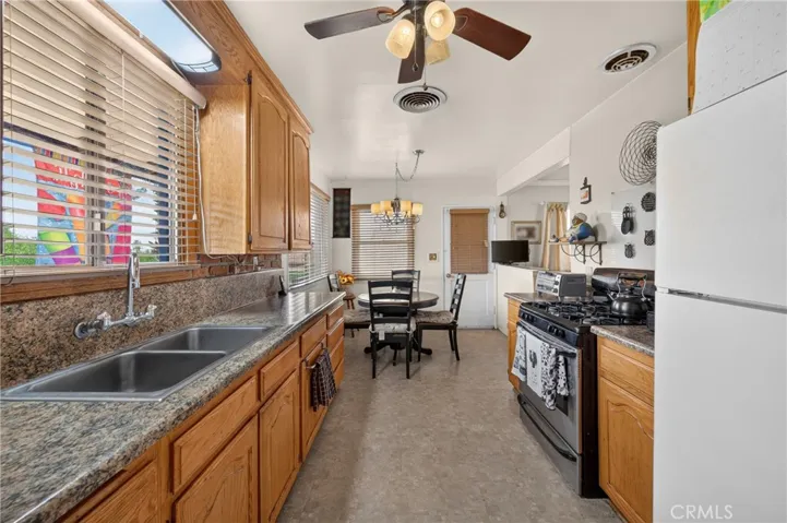 10928 Jamie, Pacoima, California 91331 — photo 4