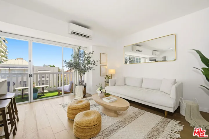 999 N Doheny Drive 205, West Hollywood, California 90069 — photo 4