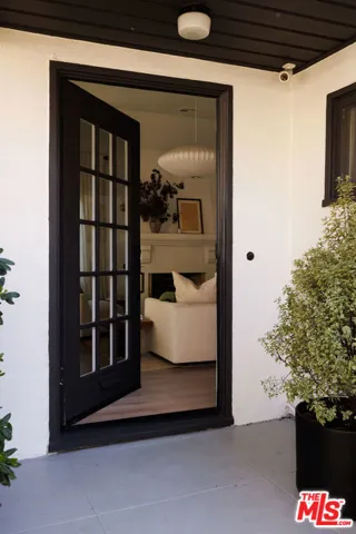 7606 Willoughby Avenue, West Hollywood, California 90046 — photo 4