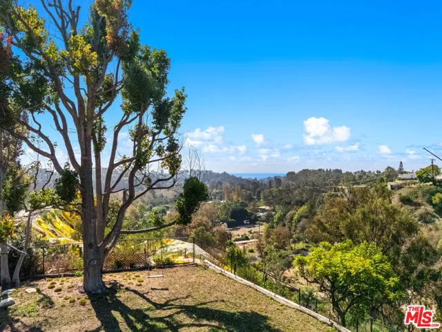 1085 Villa Grove Drive, Pacific Palisades, California 90272 — photo 5