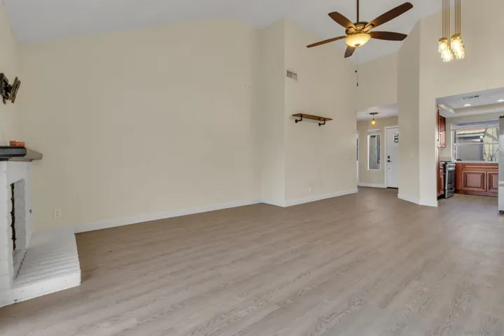 422 Devonshire Gln, Escondido, California 92027 — photo 4