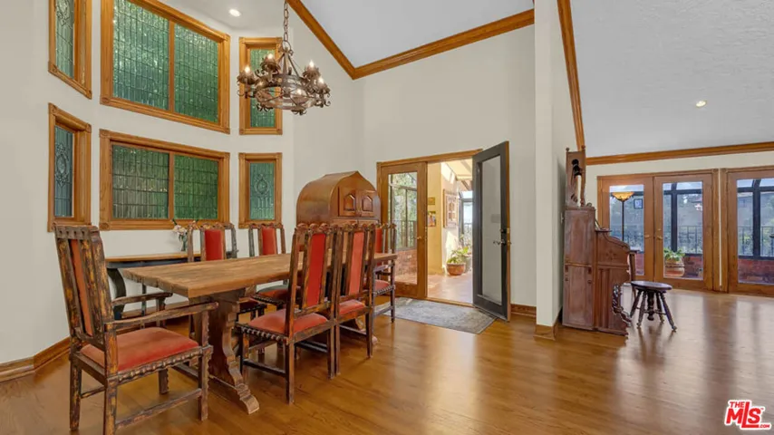 1242 Angelo Drive, Beverly Hills, California 90210 — photo 4