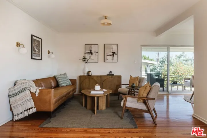 2021 Hillhurst Avenue 8, Los Angeles, California 90027 — photo 4