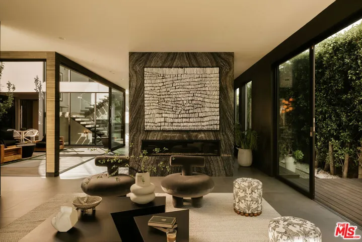 7107 Macapa Drive, Los Angeles, California 90068 — photo 4