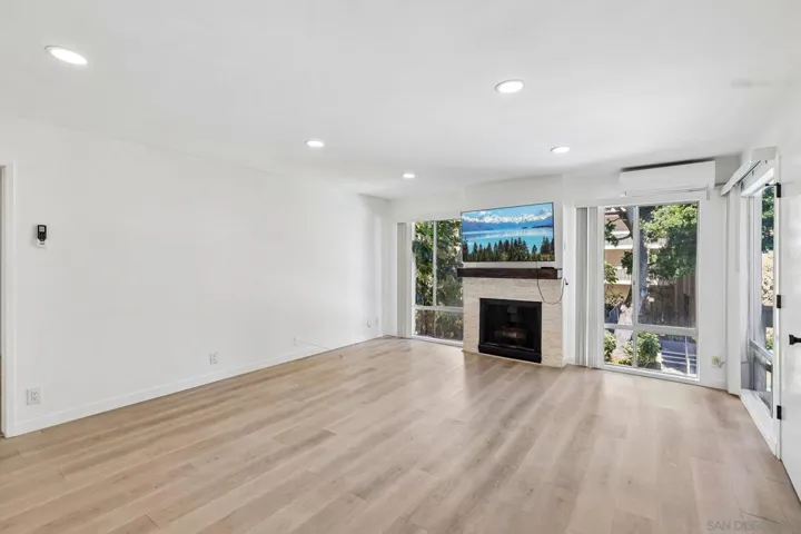 4600 Lamont St 204, San Diego, California 92109 — photo 4