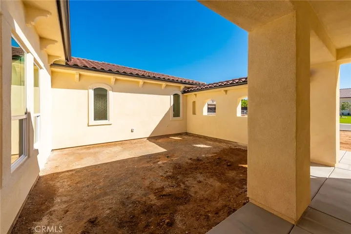 7925 Featherstone Court, Riverside, California 92506 — photo 4