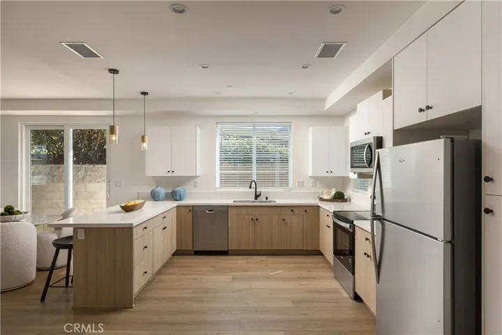 547 Bernard Street, Costa Mesa, California 92627 — photo 4