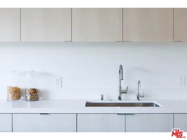 838 N Doheny Drive 302, West Hollywood, California 90069 — photo 4