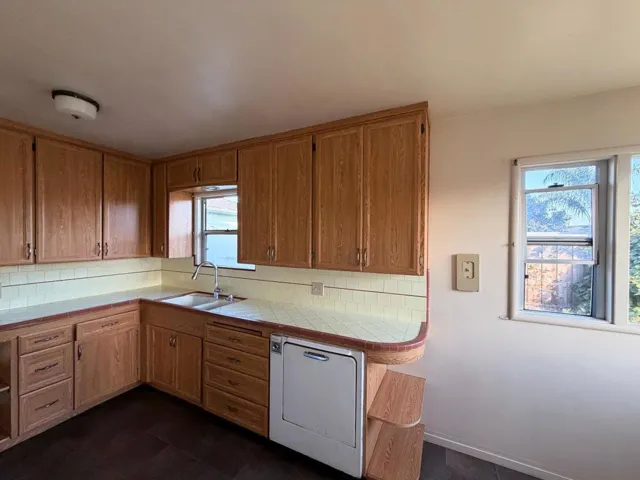 427 Carmel Street, Watsonville, California 95076 — photo 5