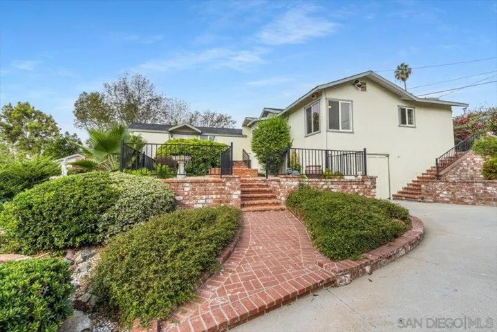 342 Beaumont Dr., Vista, California 92084 — photo 4
