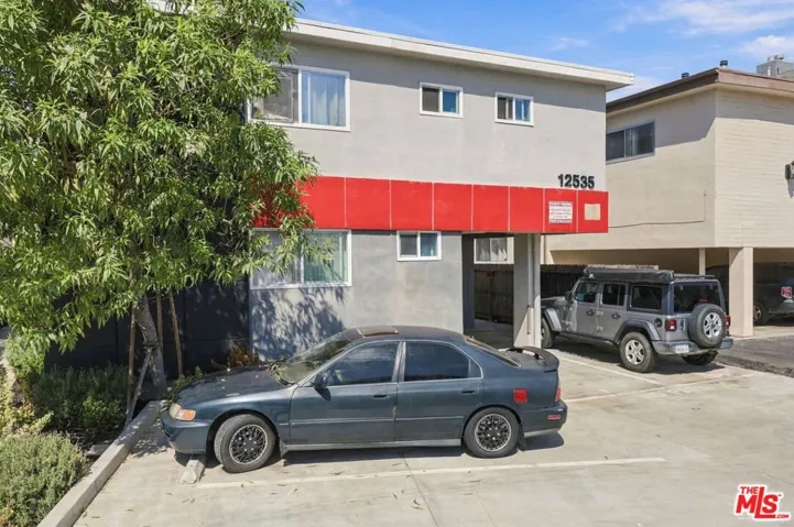 12535 Pacific Avenue, Los Angeles, California 90066 — photo 4