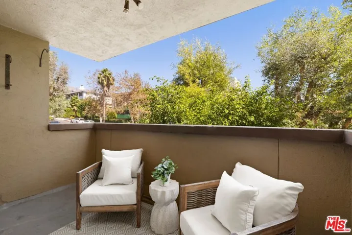 1121 N Olive Drive 102, West Hollywood, California 90069 — photo 4