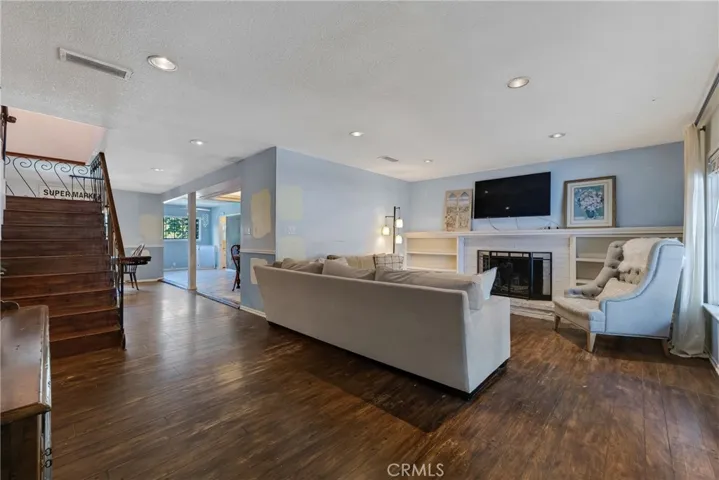 21235 Dumetz Road, Woodland Hills, California 91364 — photo 4