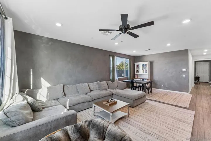 5587 Manila, Hemet, California 92545 — photo 5