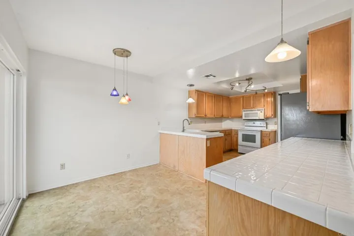 1242 Rue Saint Moritz, San Marcos, California 92078 — photo 5