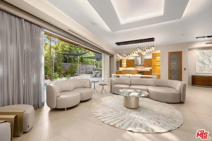 4005 Dixie Canyon Avenue, Sherman Oaks, California 91423 — photo 4
