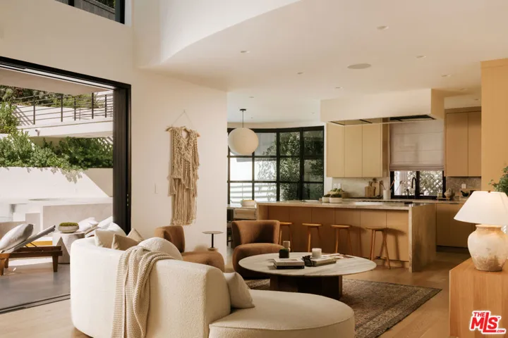 255 S Bentley Avenue, Los Angeles, California 90049 — photo 5