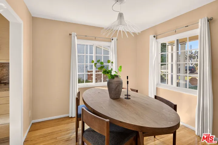 3152 Grand View Boulevard, Los Angeles, California 90066 — photo 5