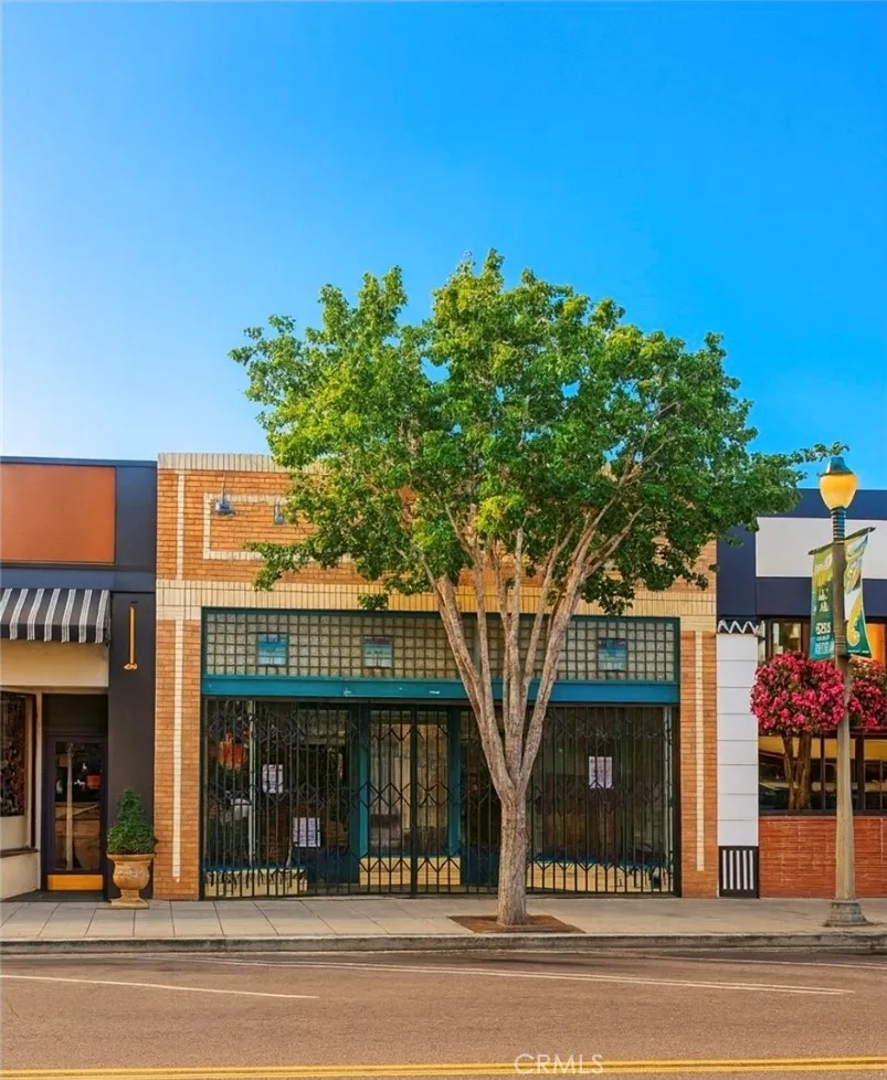938 E Main