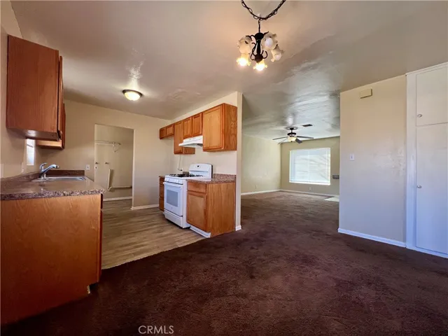 44118 Kingtree, Lancaster, California 93534 — photo 5