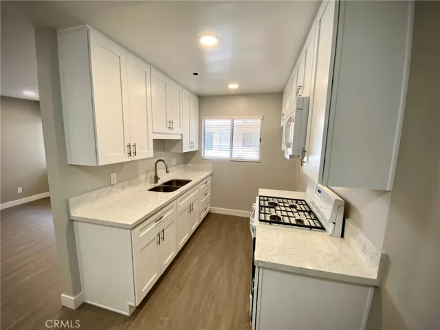 455 W Dryden Street 5, Glendale, California 91202 — photo 5