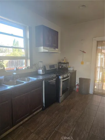 1460 W 23rd, Los Angeles, California 90007 — photo 5