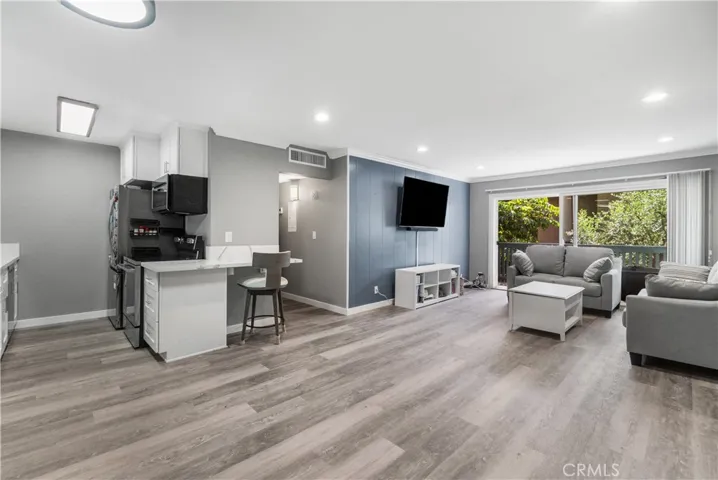 576 N Bellflower 222, Long Beach, California 90814 — photo 4