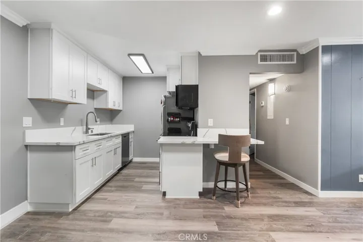 576 N Bellflower 222, Long Beach, California 90814 — photo 5