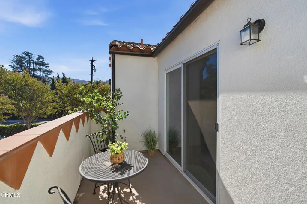 40_balcony 40_balcony