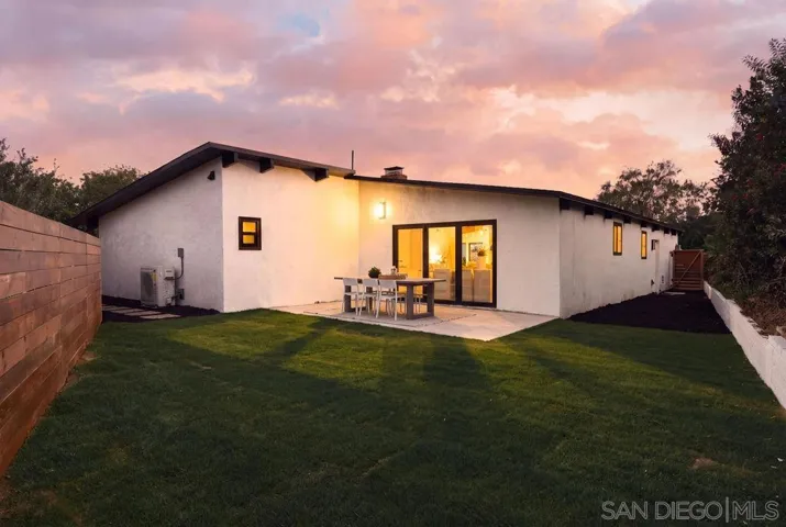 4985 Pacifica Dr, San Diego, California 92109 — photo 5