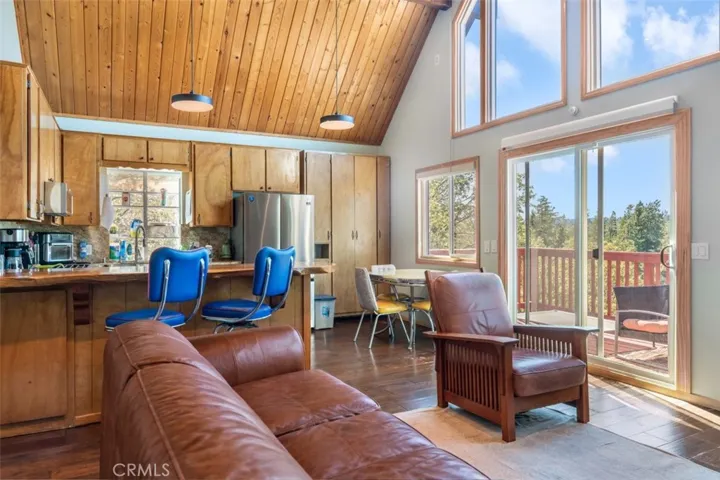 1372 Sequoia, Lake Arrowhead, California 92352 — photo 5