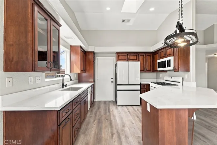 233 Castle Court, San Jacinto, California 92583 — photo 4