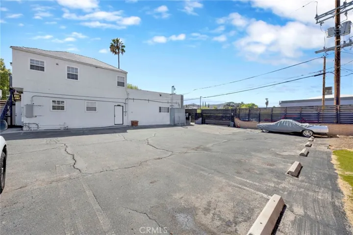 10446 Scoville, Sunland, California 91040 — photo 5