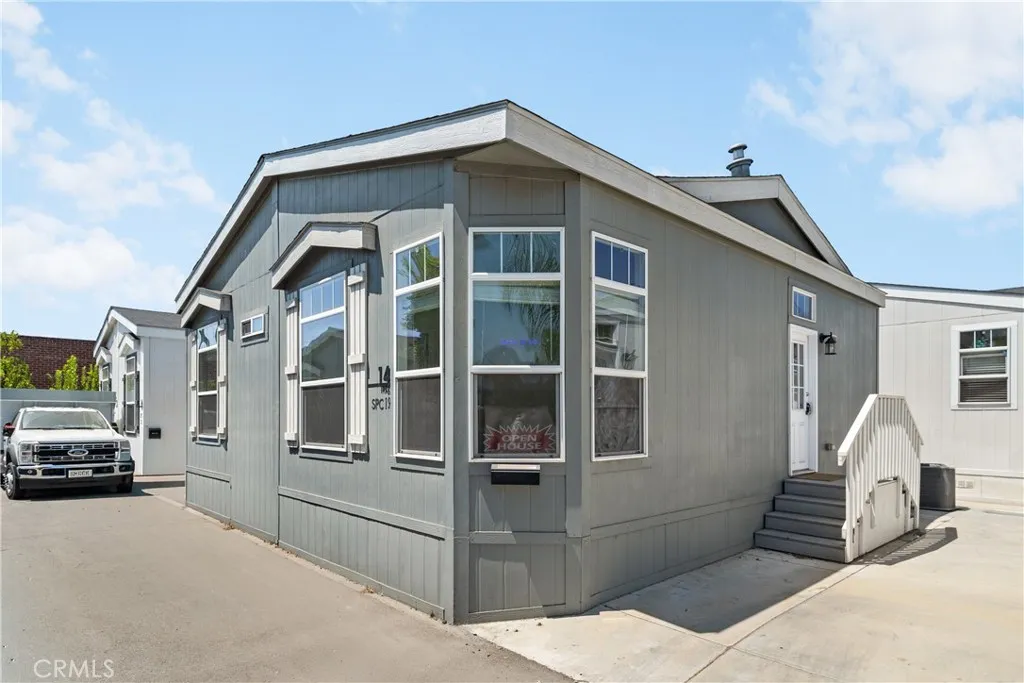 8250 Lankershim Blvd #19