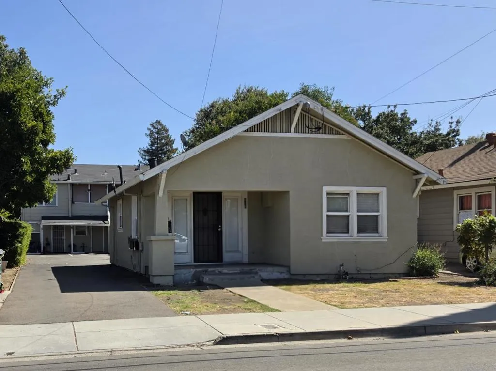 376 Leigh Ave