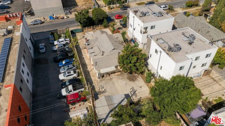 1114 N Heliotrope Drive, Los Angeles, California 90029 — photo 5