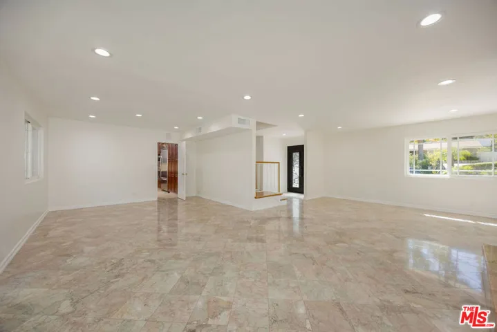 3315 Crail Way, Glendale, California 91206 — photo 4