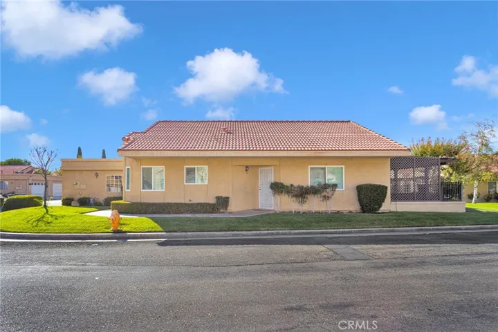 19076 Primrose, Apple Valley, California 92308 — photo 5