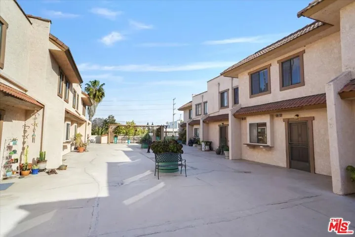 4365 Mclaughlin Avenue 18, Los Angeles, California 90066 — photo 4