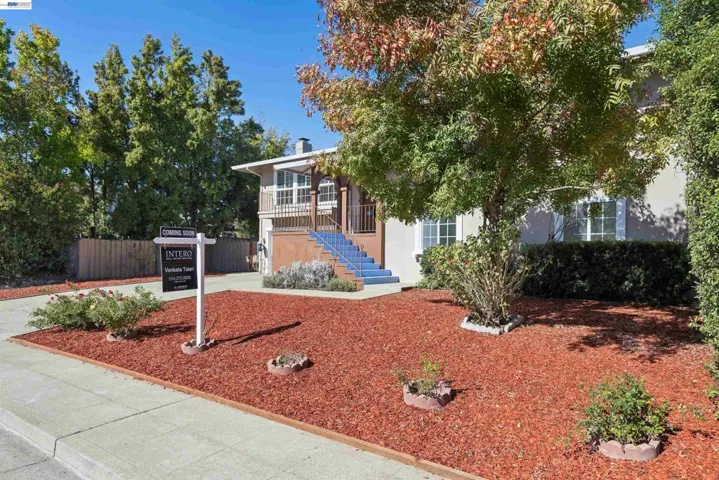 3247 Round Hill Drive, Hayward, California 94542 — photo 4