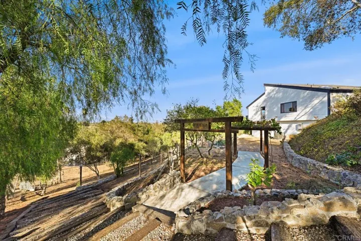 335 Morro Hills Road, Fallbrook, California 92028 — photo 4
