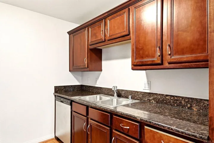 5252 Orange Avenue 221, San Diego, California 92115 — photo 5