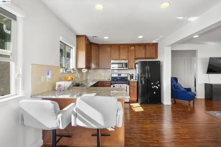 8957 Lawlor St, Oakland, California 94605 — photo 4