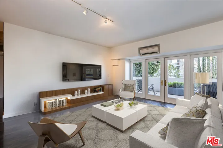 1155 N La Cienega Boulevard 110, West Hollywood, California 90069 — photo 4