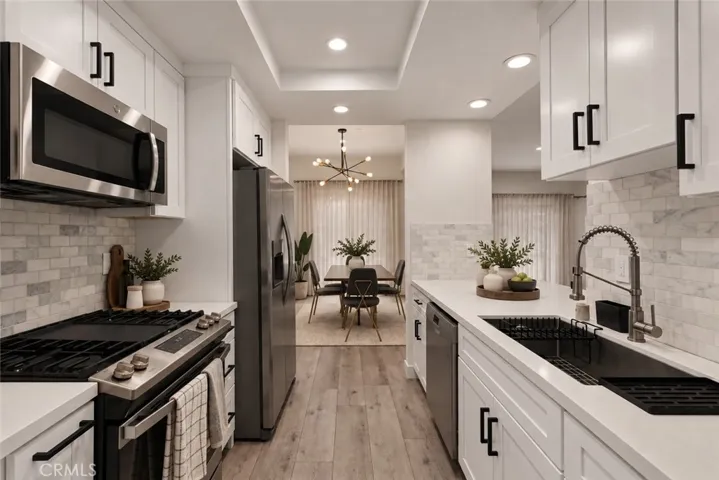 11949 Goshen Avenue 110, Los Angeles, California 90049 — photo 5